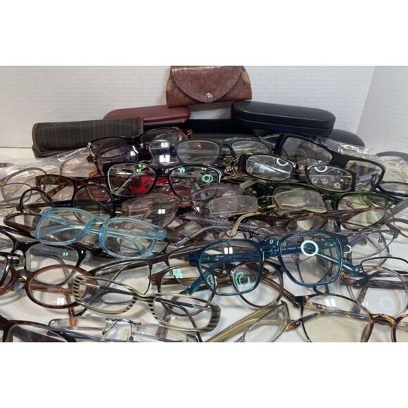 5 POUND Grab Bag Assorted Lot of Eyeglass, Readers and Sunglasses Adult and Kids - Picture 2 of 3